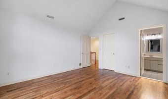 1 Mountaincrest Dr, Cheshire, CT 06410