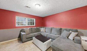 8 N Longwood Ln, Alexandria, KY 41001