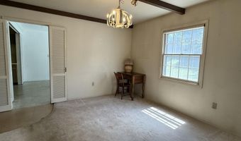 19 Courtland Ln, Aberdeen, NJ 07747