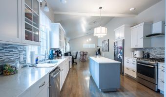 126 N 3rd St, Arkansas City, KS 67005