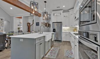 150 St Andrews Ln, Benton, LA 71006