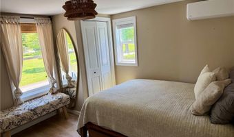 3 Clinton St A, Newport, RI 02840