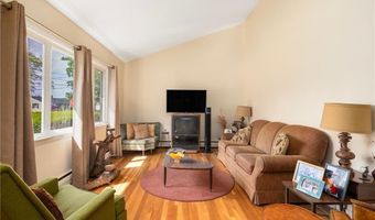 2 N Spruce St, East Providence, RI 02914