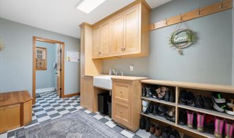 43 Darling Parke Dr, Bangor, ME 04401