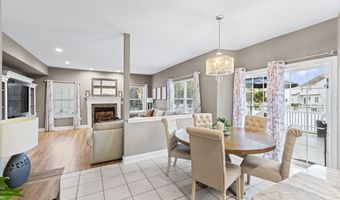 14 Brittany Dr, Bayville, NJ 08721