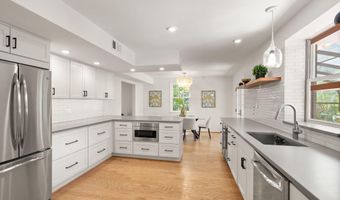 6010 BENALDER Dr, Bethesda, MD 20816