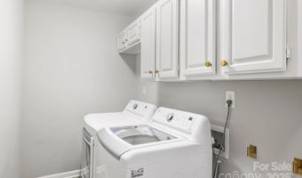 4301 Meadowridge Dr, Charlotte, NC 28226