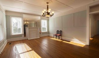 102 Wardlaw St, Abbeville, SC 29620