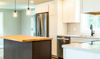 162 Waldo Ave, Belfast, ME 04915