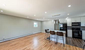 8 Williams Ave, Amityville, NY 11701