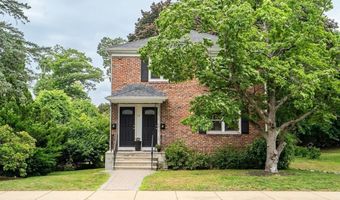 15 Spinney St 1, Boston, MA 02132