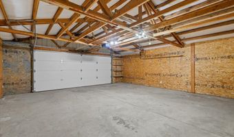 433 Shamar Dr, Blanchard, ID 83804