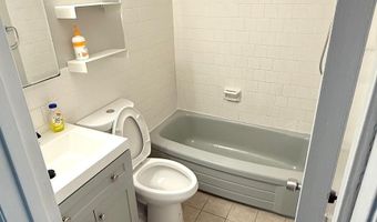 4360 IVYMOUNT Ct 28, Annandale, VA 22003