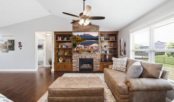 319 31st St SW, Altoona, IA 50009