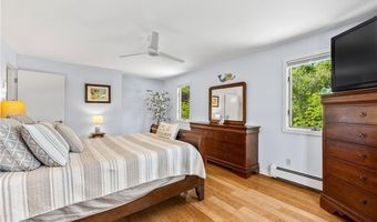 11 Cove Rd, Narragansett, RI 02882