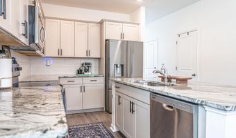 59 Walkabout Dr, Aberdeen, NC 28315