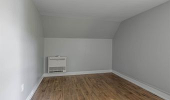 11 Kossuth St, Bangor, ME 04401