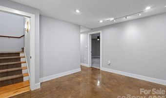 12 Beech Tree Ln, Asheville, NC 28804