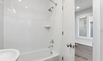 6924 ROCKLEDGE Dr, Bethesda, MD 20817
