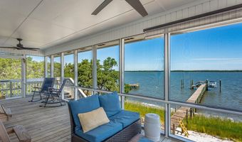 203 Harbor Cir, Alligator Point, FL 32346