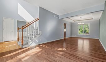 4002 Edgewater Dr, Ames, IA 50010
