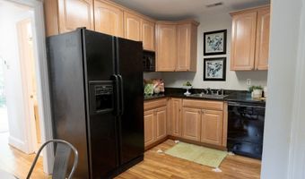 9307 Oak Trl, Ashland, VA 23005