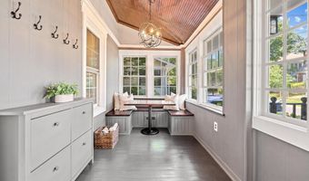 132 S GARFIELD St, Arlington, VA 22204