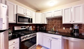 15 Scuppo Rd 504, Danbury, CT 06811
