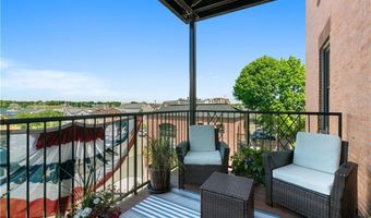 423 Hope St D, Bristol, RI 02809