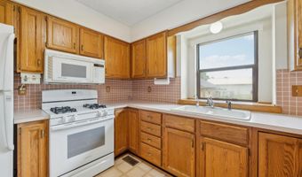 640 S Daisy Ln, Andover, KS 67002