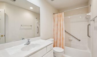 817 OAK KNOLL Ter, Rockville, MD 20850