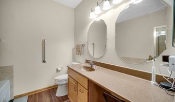 1580 Millbrook Dr, Algonquin, IL 60102