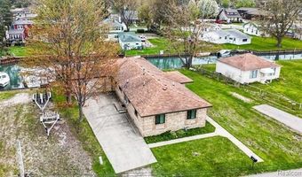 2037 W Park Dr, Algonac, MI 48001