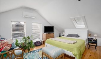 23 Holland St 2, Newport, RI 02840