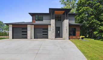 2257 E SHORE Dr, Green Bay, WI 54302