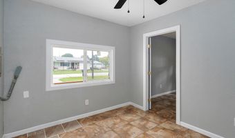 12 E Hawthorne St, Aurora, MO 65605