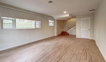 5704 RADNOR Ct, Bethesda, MD 20817