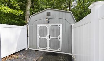 104 Sloop Creek Rd, Bayville, NJ 08721