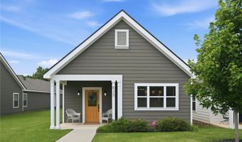 825 NE Heights Ln, Bentonville, AR 72712