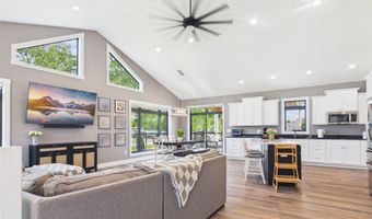 214 E Wapello St, Agency, IA 52530