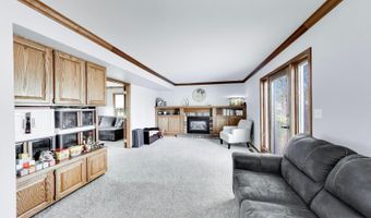 525 Skyline Dr, Algonquin, IL 60102