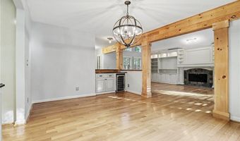 140 Fairway Ridge Dr, Alpharetta, GA 30022