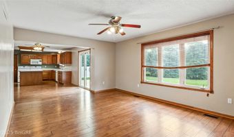 708 13th St SW, Altoona, IA 50009