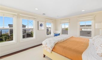 44 Tuckerman Ave, Middletown, RI 02842