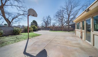 1403 S Country Club Cir, Carlsbad, NM 88220