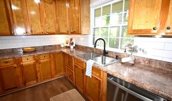 233 FAIRWAY Dr, Anniston, AL 36207