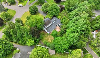 5 Beaver Pond Rd, Albany, NY 12211