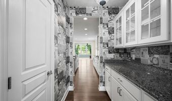 85 Brighton Dr, Aurora, OH 44202