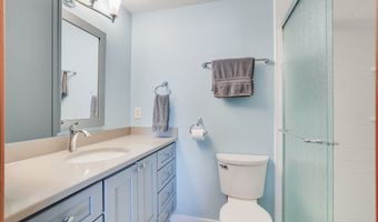 633 N PACIFIC St, Rockaway Beach, OR 97136