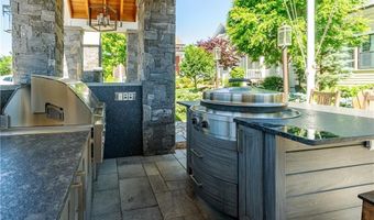 15 Castle St 9, East Greenwich, RI 02818